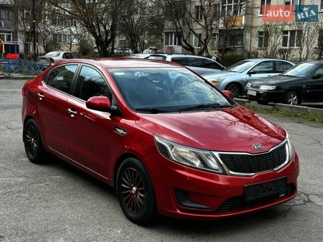 Красный Киа Рио, объемом двигателя 1.4 л и пробегом 190 тыс. км за 6350 $, фото 1 на Automoto.ua