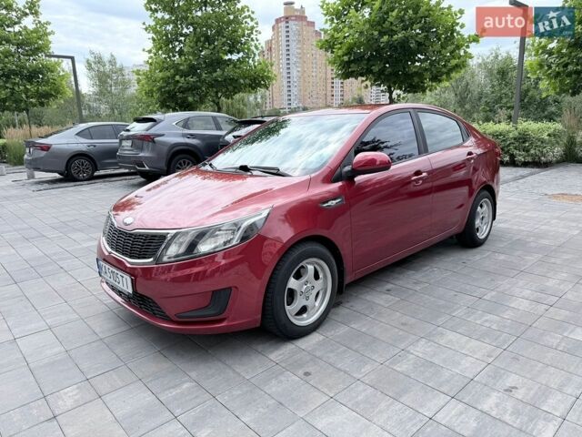 Красный Киа Рио, объемом двигателя 1.4 л и пробегом 135 тыс. км за 7500 $, фото 1 на Automoto.ua