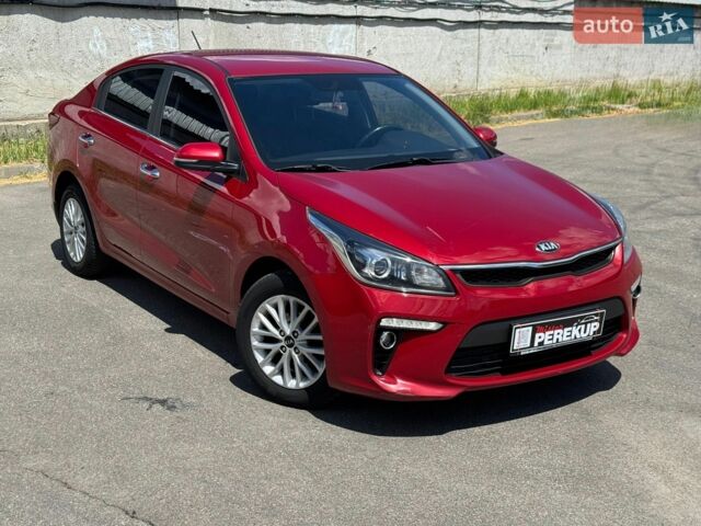 Красный Киа Рио, объемом двигателя 1.59 л и пробегом 73 тыс. км за 14299 $, фото 1 на Automoto.ua