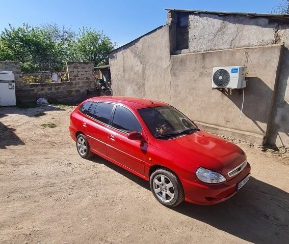 Красный Киа Рио, объемом двигателя 1.5 л и пробегом 180 тыс. км за 2800 $, фото 1 на Automoto.ua