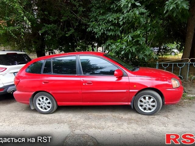 Червоний Кіа Ріо, об'ємом двигуна 1.5 л та пробігом 317 тис. км за 1900 $, фото 1 на Automoto.ua