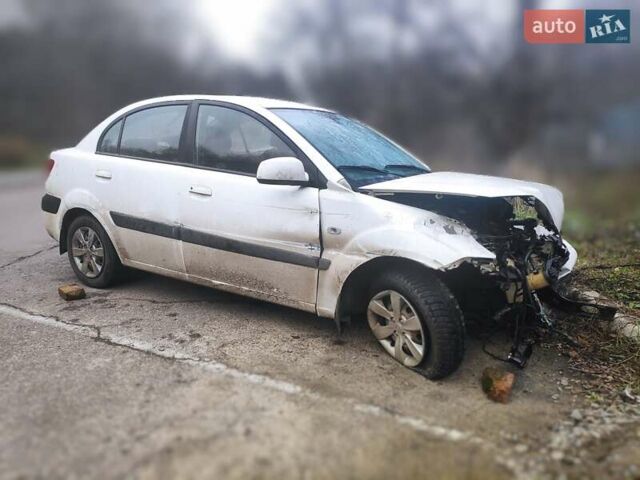 Кіа Ріо, об'ємом двигуна 1.4 л та пробігом 310 тис. км за 700 $, фото 1 на Automoto.ua