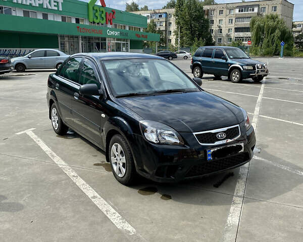 Киа Рио, объемом двигателя 1.4 л и пробегом 193 тыс. км за 5200 $, фото 1 на Automoto.ua