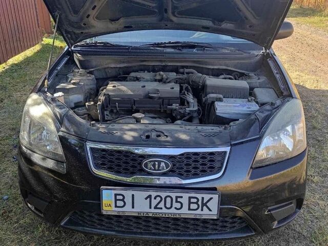 Киа Рио, объемом двигателя 1.4 л и пробегом 222 тыс. км за 7000 $, фото 1 на Automoto.ua