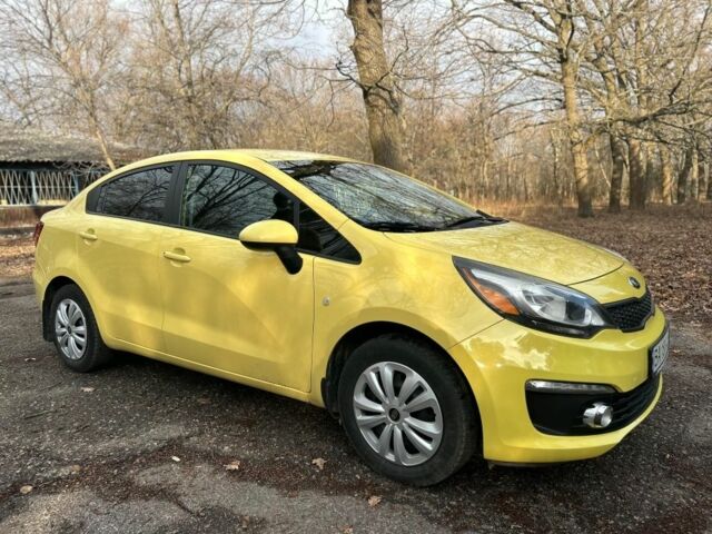 Желтый Киа Рио, объемом двигателя 1.6 л и пробегом 140 тыс. км за 8700 $, фото 1 на Automoto.ua