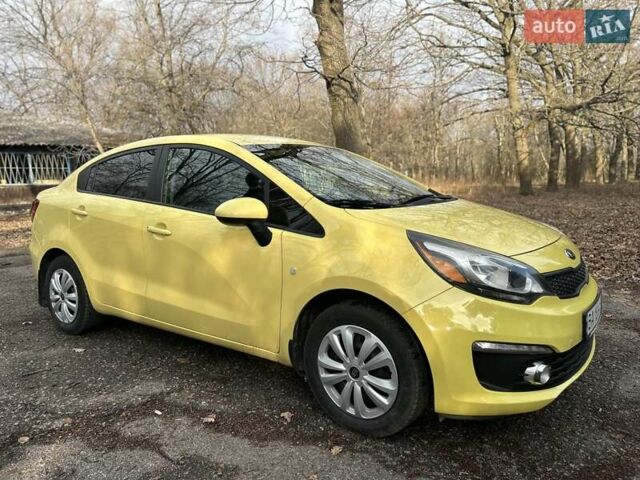 Жовтий Кіа Ріо, об'ємом двигуна 1.6 л та пробігом 140 тис. км за 8700 $, фото 1 на Automoto.ua