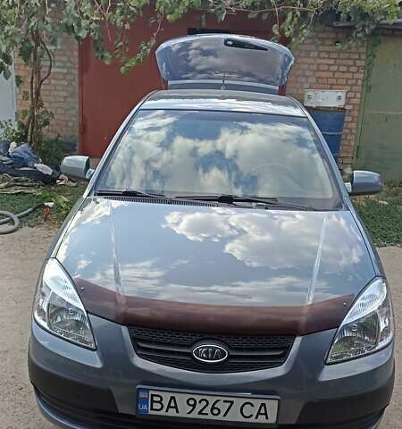 Серый Киа Рио, объемом двигателя 1.4 л и пробегом 194 тыс. км за 5999 $, фото 1 на Automoto.ua