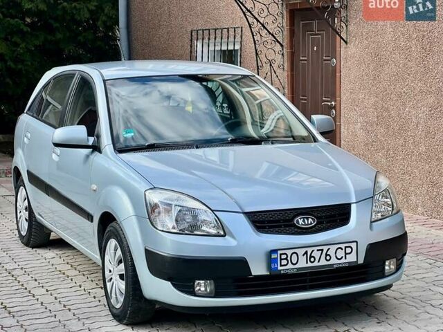 Серый Киа Рио, объемом двигателя 1.5 л и пробегом 265 тыс. км за 4499 $, фото 1 на Automoto.ua