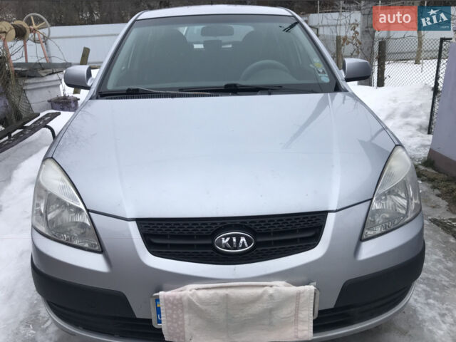 Серый Киа Рио, объемом двигателя 1.4 л и пробегом 260 тыс. км за 5500 $, фото 1 на Automoto.ua