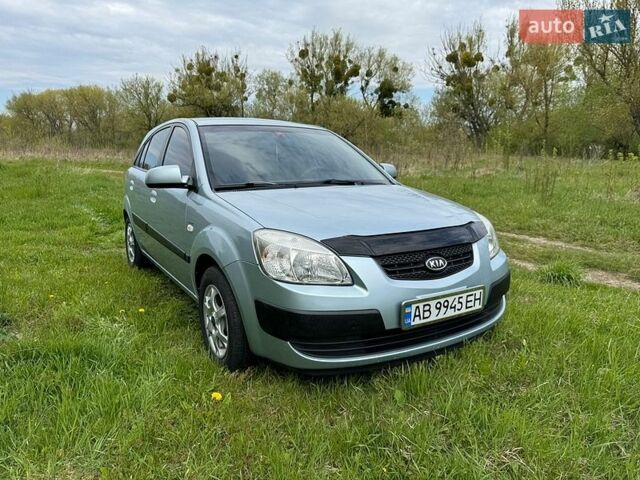 Серый Киа Рио, объемом двигателя 1.6 л и пробегом 203 тыс. км за 4500 $, фото 1 на Automoto.ua