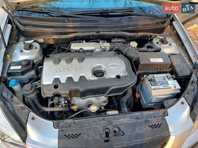 Серый Киа Рио, объемом двигателя 1.6 л и пробегом 176 тыс. км за 5700 $, фото 1 на Automoto.ua