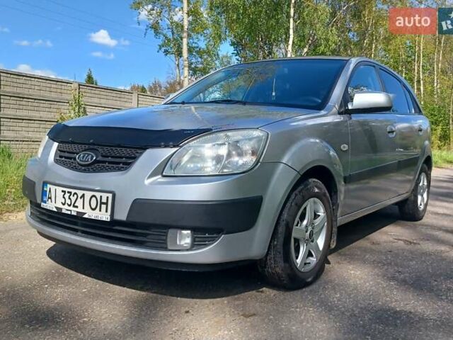 Серый Киа Рио, объемом двигателя 1.4 л и пробегом 184 тыс. км за 3750 $, фото 1 на Automoto.ua