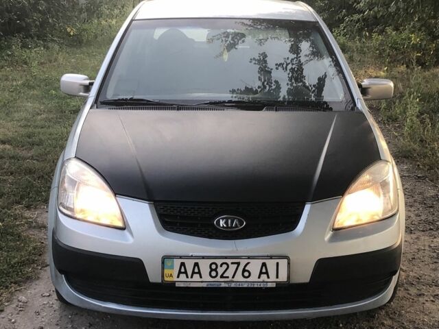 Серый Киа Рио, объемом двигателя 1.4 л и пробегом 500 тыс. км за 2500 $, фото 1 на Automoto.ua