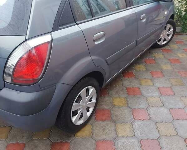 Кіа Ріо 2006 у Бобровице на Automoto.ua Сірий Кіа Ріо, об'ємом двигуна 1.4 л та пробігом 180 тис. км за 4500 $, фото 1 на Automoto.ua