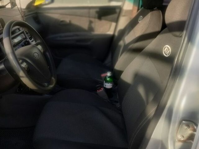 Сірий Кіа Ріо, об'ємом двигуна 1.49 л та пробігом 280 тис. км за 3900 $, фото 1 на Automoto.ua