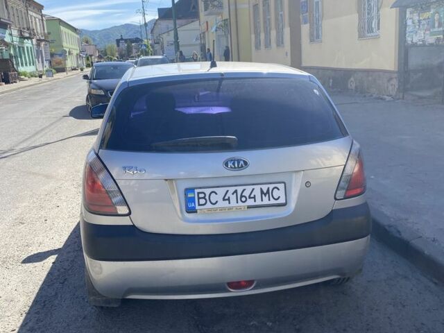 Сірий Кіа Ріо, об'ємом двигуна 1.4 л та пробігом 227 тис. км за 3500 $, фото 1 на Automoto.ua