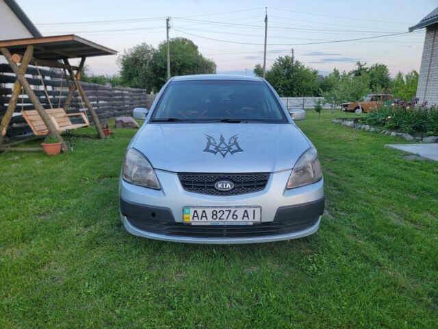 Серый Киа Рио, объемом двигателя 0 л и пробегом 156 тыс. км за 2000 $, фото 1 на Automoto.ua