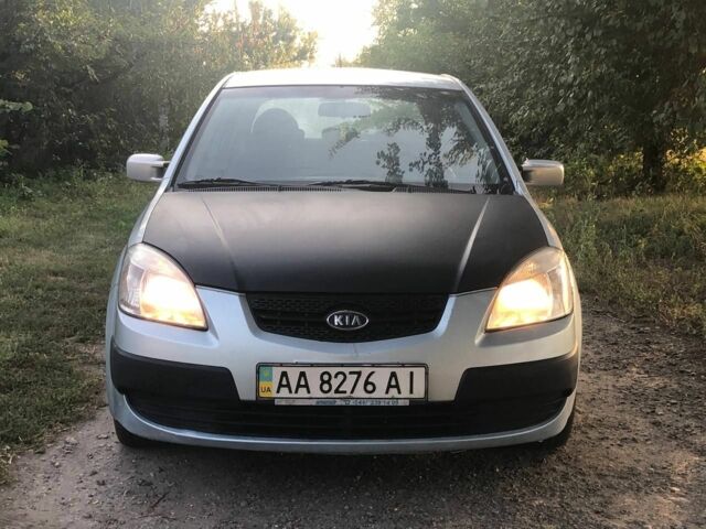 Сірий Кіа Ріо, об'ємом двигуна 0 л та пробігом 150 тис. км за 2000 $, фото 1 на Automoto.ua