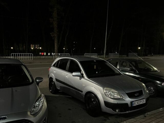 Сірий Кіа Ріо, об'ємом двигуна 1.5 л та пробігом 335 тис. км за 3000 $, фото 1 на Automoto.ua