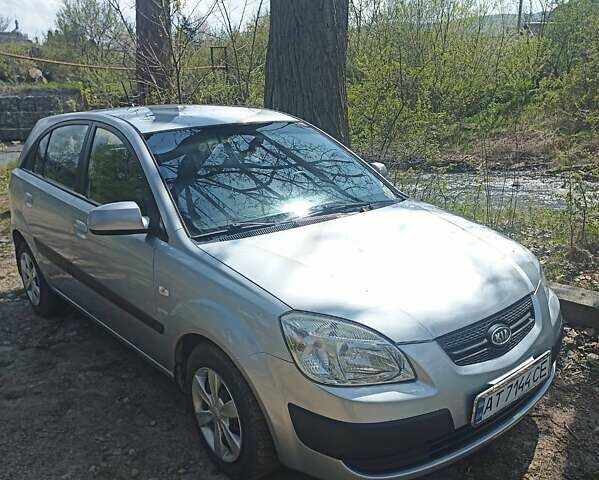 Сірий Кіа Ріо, об'ємом двигуна 1.3 л та пробігом 225 тис. км за 3700 $, фото 1 на Automoto.ua