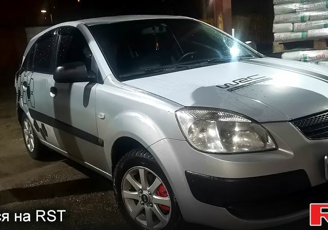 Сірий Кіа Ріо, об'ємом двигуна 1.4 л та пробігом 205 тис. км за 4000 $, фото 1 на Automoto.ua