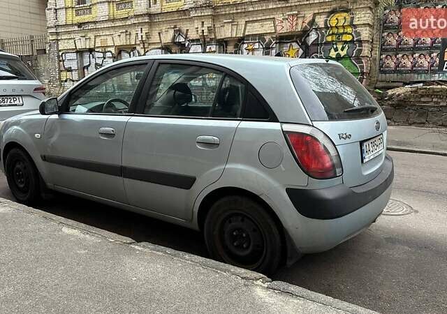 Сірий Кіа Ріо, об'ємом двигуна 1.4 л та пробігом 212 тис. км за 4000 $, фото 1 на Automoto.ua