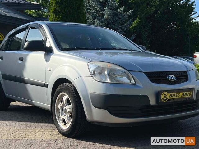 Серый Киа Рио, объемом двигателя 1.4 л и пробегом 191 тыс. км за 5300 $, фото 1 на Automoto.ua