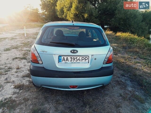 Сірий Кіа Ріо, об'ємом двигуна 1.4 л та пробігом 218 тис. км за 3300 $, фото 1 на Automoto.ua