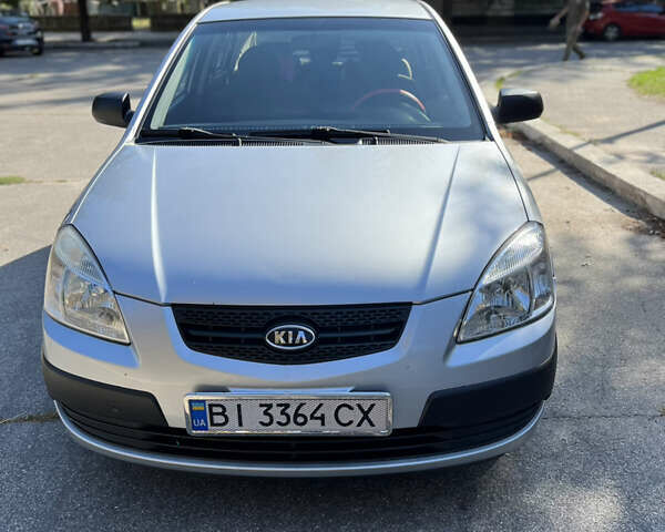 Серый Киа Рио, объемом двигателя 1.4 л и пробегом 140 тыс. км за 5300 $, фото 1 на Automoto.ua