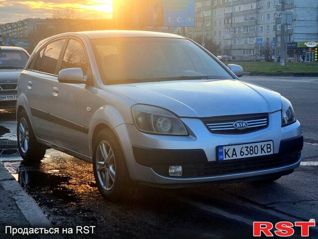 Серый Киа Рио, объемом двигателя 1.4 л и пробегом 30000 тыс. км за 4000 $, фото 1 на Automoto.ua