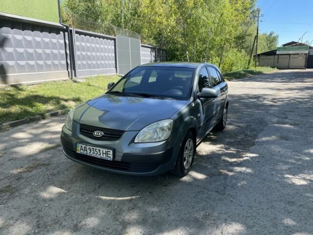 Серый Киа Рио, объемом двигателя 1.4 л и пробегом 253 тыс. км за 4300 $, фото 1 на Automoto.ua