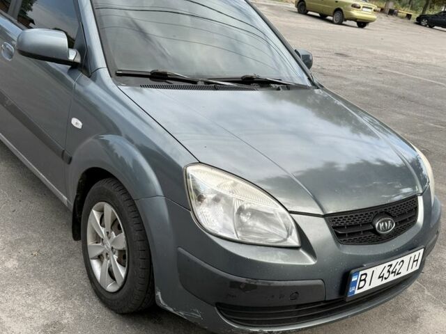 Сірий Кіа Ріо, об'ємом двигуна 1.4 л та пробігом 255 тис. км за 3897 $, фото 1 на Automoto.ua