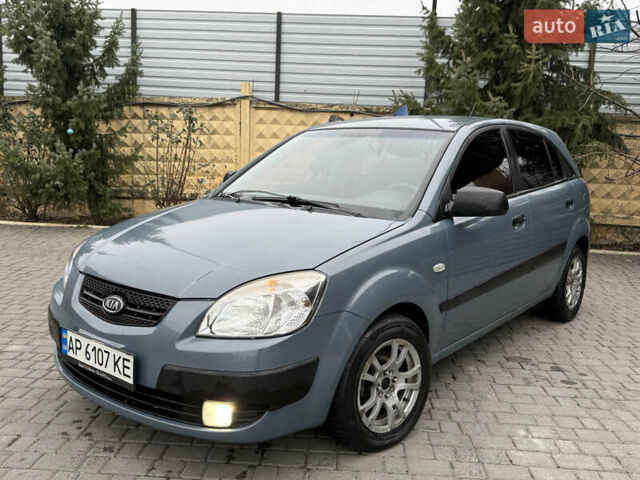 Серый Киа Рио, объемом двигателя 1.4 л и пробегом 178 тыс. км за 3300 $, фото 1 на Automoto.ua
