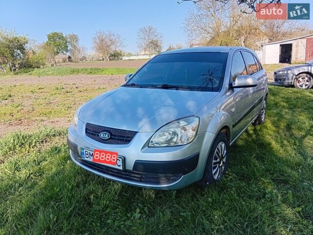Серый Киа Рио, объемом двигателя 1.4 л и пробегом 220 тыс. км за 3699 $, фото 1 на Automoto.ua