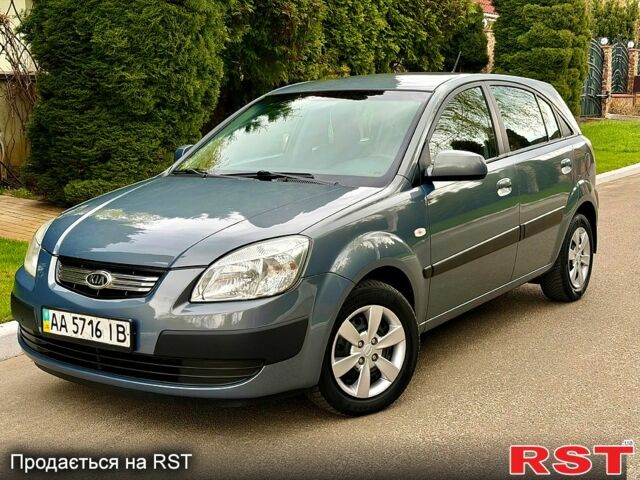 Серый Киа Рио, объемом двигателя 1.4 л и пробегом 152 тыс. км за 7000 $, фото 1 на Automoto.ua