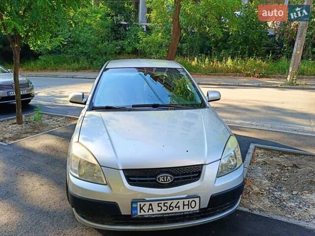 Сірий Кіа Ріо, об'ємом двигуна 1.4 л та пробігом 196 тис. км за 5400 $, фото 1 на Automoto.ua