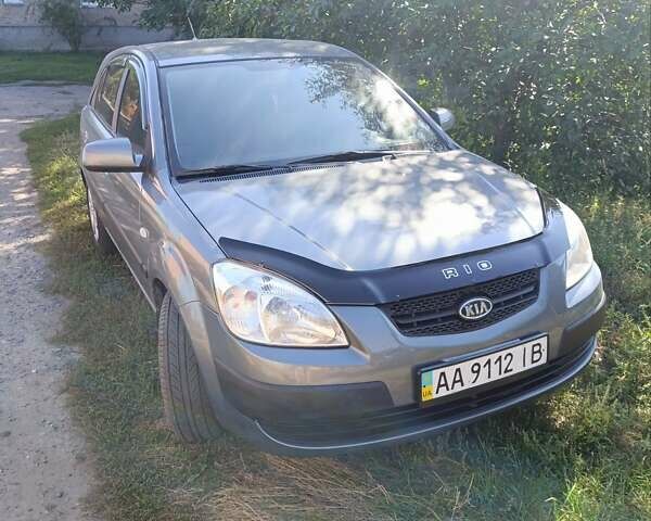 Сірий Кіа Ріо, об'ємом двигуна 1.34 л та пробігом 276 тис. км за 3650 $, фото 1 на Automoto.ua