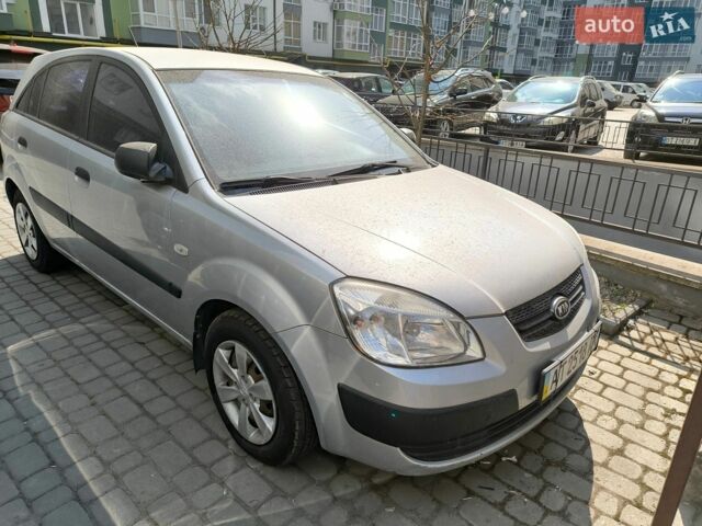 Серый Киа Рио, объемом двигателя 1.4 л и пробегом 255 тыс. км за 4700 $, фото 1 на Automoto.ua