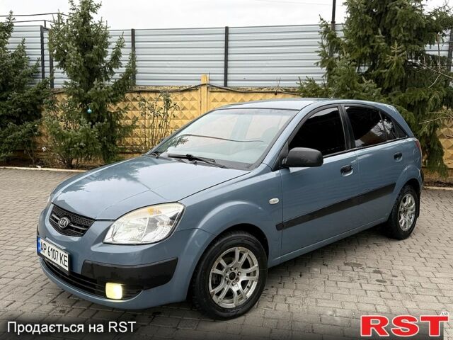 Серый Киа Рио, объемом двигателя 1.4 л и пробегом 17800 тыс. км за 3300 $, фото 1 на Automoto.ua