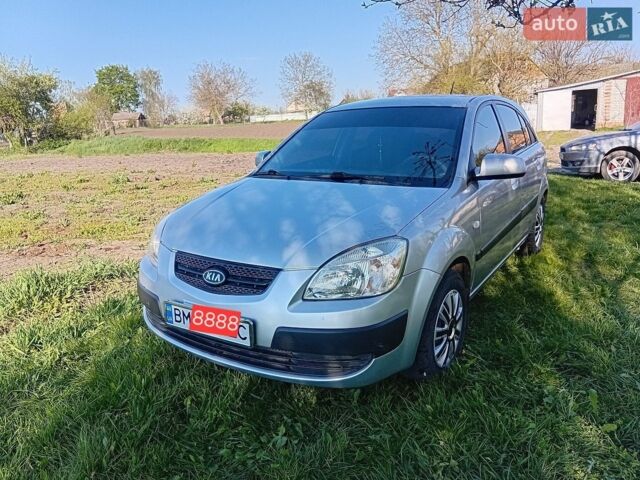 Серый Киа Рио, объемом двигателя 1.4 л и пробегом 220 тыс. км за 3700 $, фото 1 на Automoto.ua