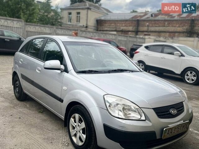 Сірий Кіа Ріо, об'ємом двигуна 1.4 л та пробігом 154 тис. км за 4500 $, фото 1 на Automoto.ua
