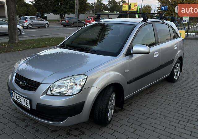 Серый Киа Рио, объемом двигателя 1.4 л и пробегом 130 тыс. км за 5100 $, фото 1 на Automoto.ua