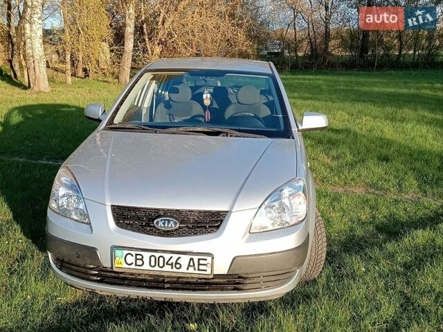 Серый Киа Рио, объемом двигателя 1.4 л и пробегом 100 тыс. км за 6000 $, фото 1 на Automoto.ua