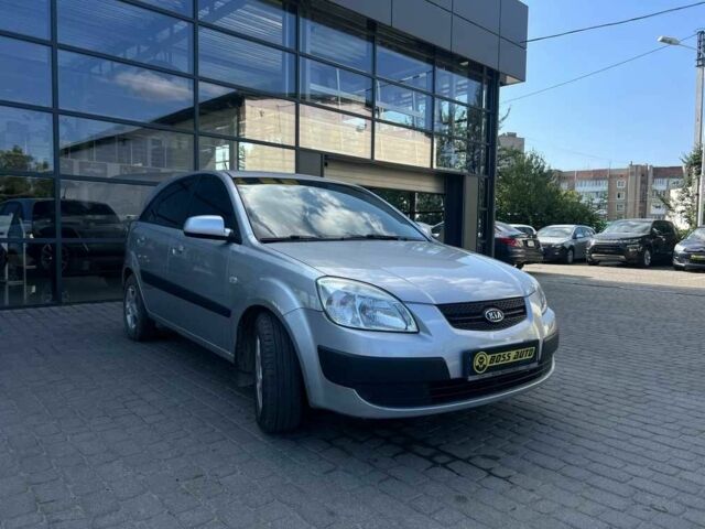 Серый Киа Рио, объемом двигателя 1.4 л и пробегом 135 тыс. км за 5778 $, фото 1 на Automoto.ua
