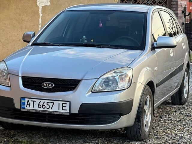 Серый Киа Рио, объемом двигателя 1.4 л и пробегом 136 тыс. км за 5200 $, фото 1 на Automoto.ua