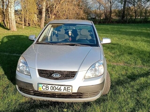 Сірий Кіа Ріо, об'ємом двигуна 1.4 л та пробігом 100 тис. км за 6000 $, фото 1 на Automoto.ua
