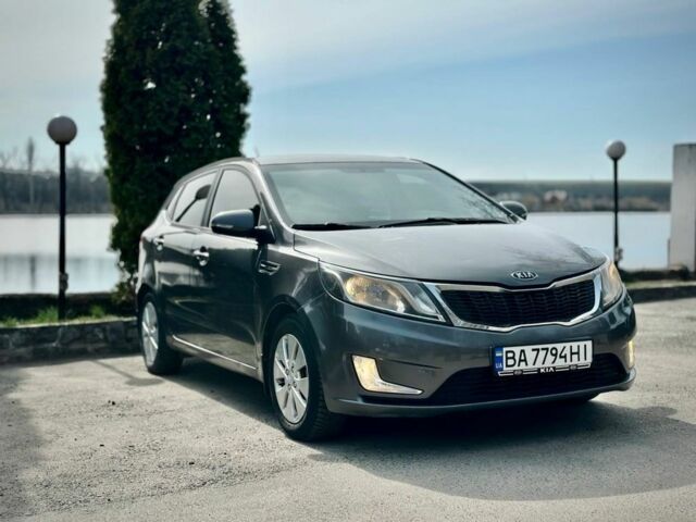 Серый Киа Рио, объемом двигателя 1.6 л и пробегом 150 тыс. км за 8500 $, фото 1 на Automoto.ua