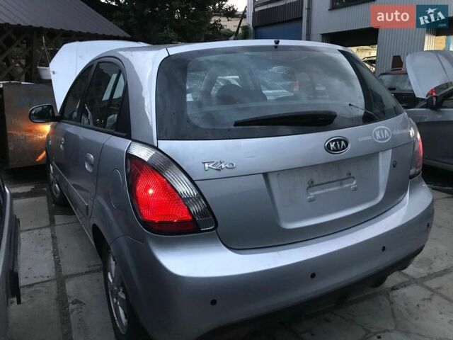 Серый Киа Рио, объемом двигателя 1.4 л и пробегом 95 тыс. км за 2880 $, фото 1 на Automoto.ua