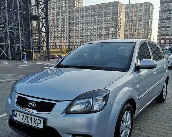 Серый Киа Рио, объемом двигателя 1.4 л и пробегом 178 тыс. км за 6800 $, фото 1 на Automoto.ua