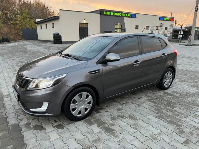 Кіа Ріо 2012 у Одесі на Automoto.ua Сірий Кіа Ріо, об'ємом двигуна 1.6 л та пробігом 103 тис. км за 6650 $, фото 1 на Automoto.ua